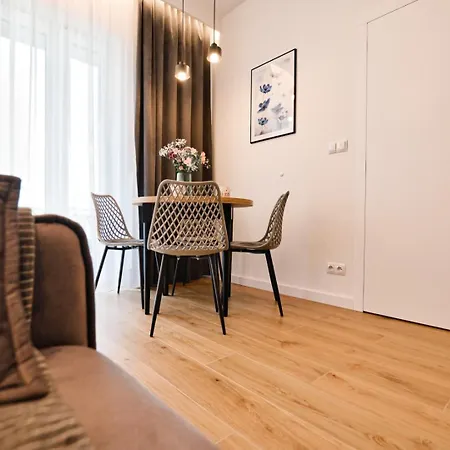 Διαμέρισμα Flower Blue 2 By Housine